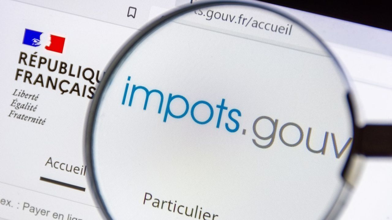 clamart,,france,,april,8,,2022:,detail,of,the,french,government